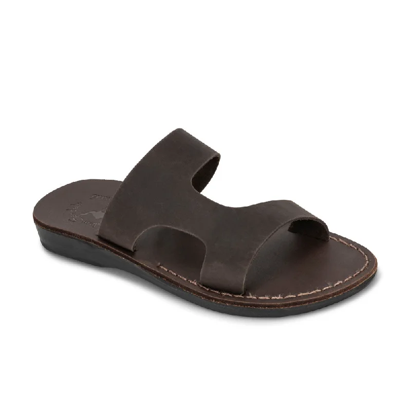 Men's sandals with a stretchy strap for a better fitJune - Leather Side Strap Sandal | Brown Nubuck