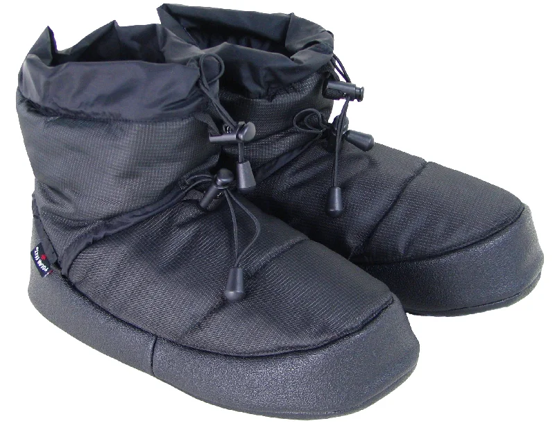 Men's slippers with a leather sole for a classic lookPolar Feet Camp Booties - Black