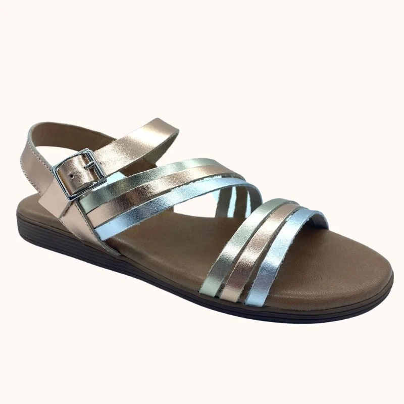 Men's sandals with a toe post designBay Lane Pina Sandal