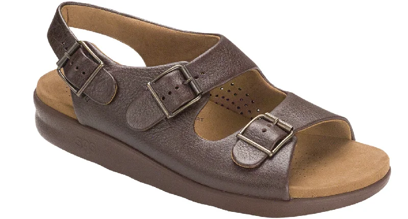 Men's sandals in a neutral color like black or brownSAS Bravo