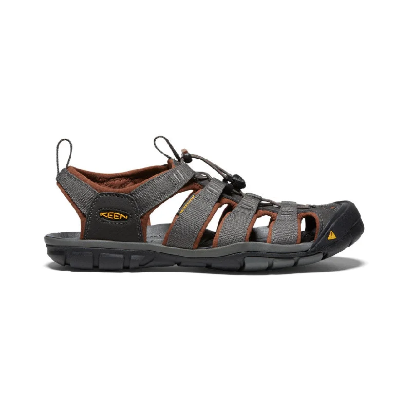 Men's sandals with a pointed toe for a stylish lookMen's Clearwater CNX  |  Raven/Tortoise Shell