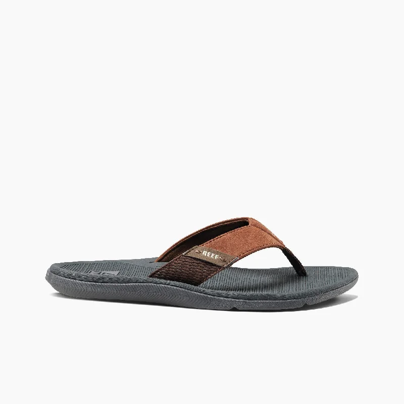 Men's sandals with a cushioned footbedReef Santa Ana