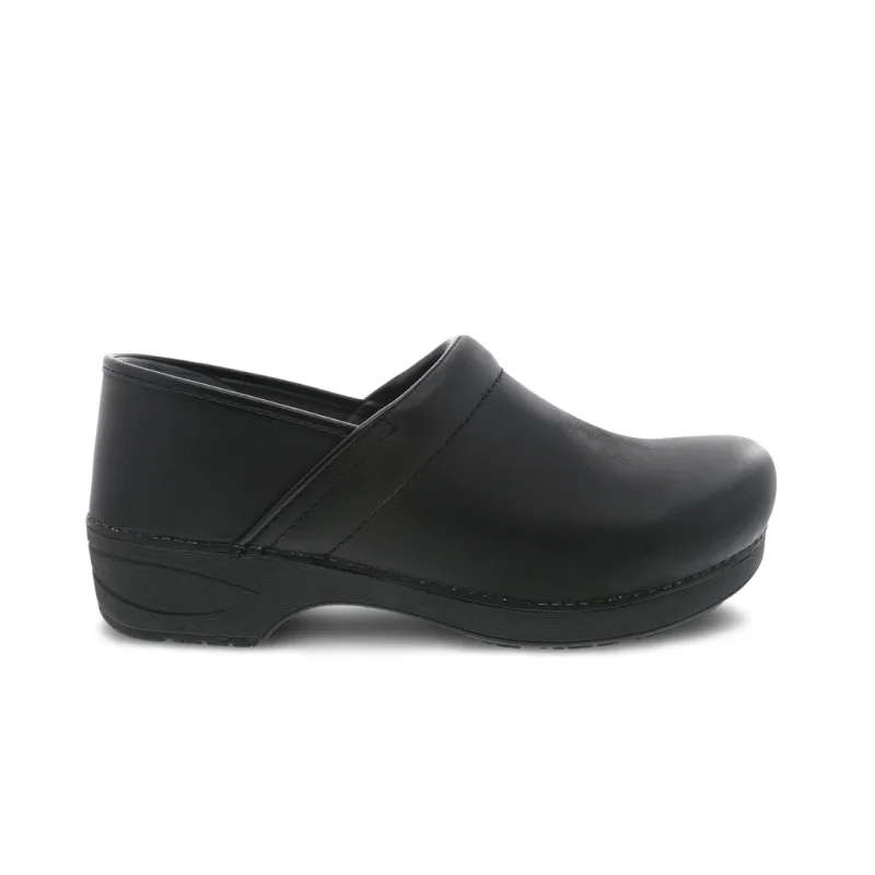 Men's loafers with a contrast stitching detailDansko Men's XP 2.0 Clog - Black