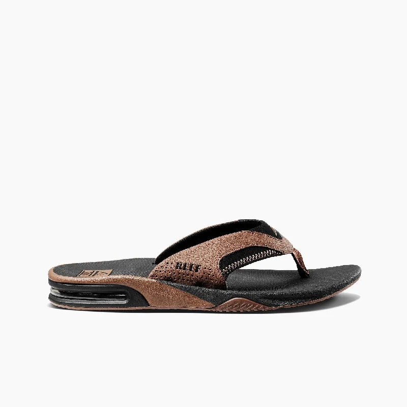 Men's leather sandals with an adjustable strapFanning