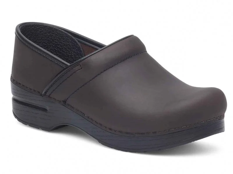 Men's leather sandals with an adjustable strapDansko Professional - Men's Clog