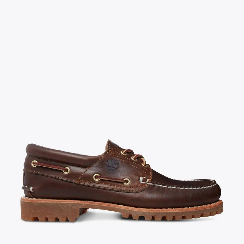 Men's boat shoes with a contrast stitchingMen's Heritage 3-Eye Classic Lug