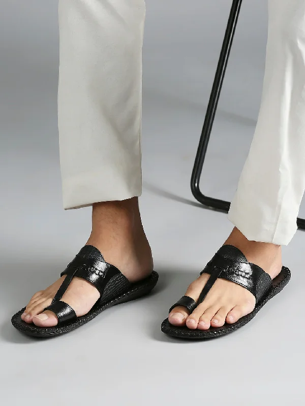 Men's sandals with a contrast stitching detailThong Slipper - Black