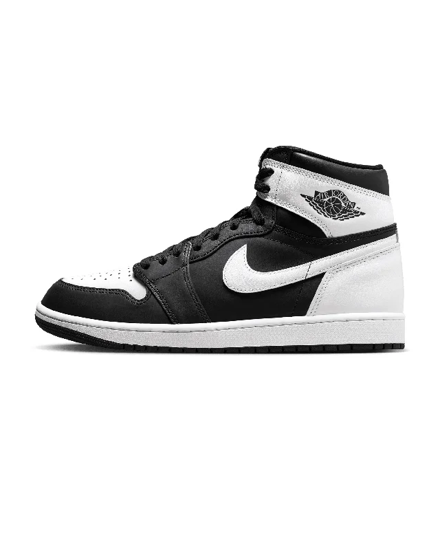 Men's lifestyle sneakers with a premium material constructionAir Jordan 1 Retro High Og - Black / White