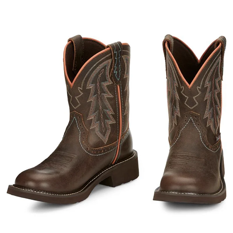 Men's western boots with a leather - wrapped heel and a smooth finishJustin Women's Lyla 8" Round Toe Boot